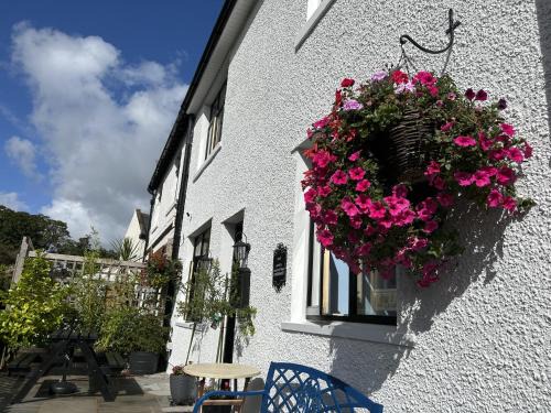 Heysham House | Historical Village Cottage - Pet Friendly