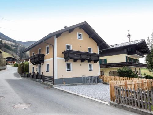 Bruck an der Grossglocknerstrasse House | Holiday Home Machreich by Interhome