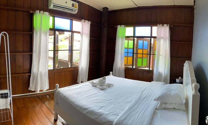 Wua Lai House | Ho Hostel