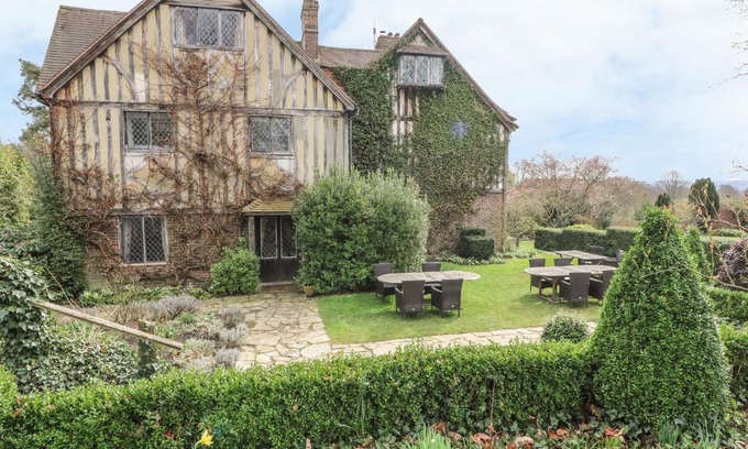 Chiddingstone Hoath House | Hoath House
