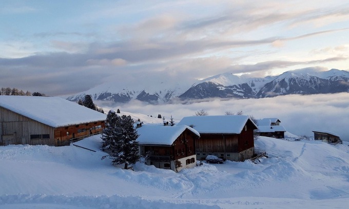 Tschappina House | "Hof Gross Gada" on the ski piste