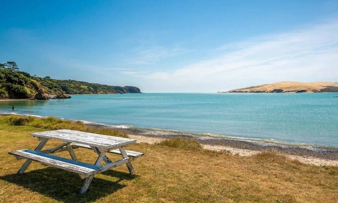Omapere House | Hokianga Beach House-Family Friendly, on private beach!