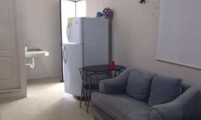 Lafayette House | Hola! Bienvenidos! Este hogar es totalmente seguro y está listo para recibirte