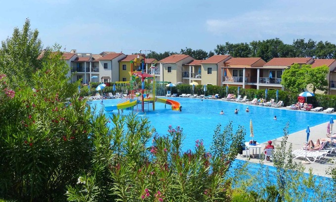 Cavalcaselle Apartment | Holiday apartment with outdoor swimming pool