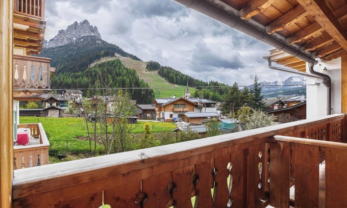 San Giovanni di Fassa Apartment | Holiday Apartment "Ciasa Lino Aloch" with Mountain View and Wi-Fi