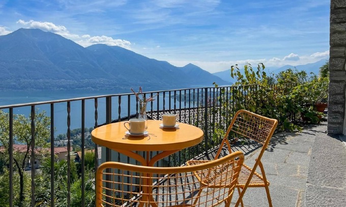 Brione sopra Minusio Apartment | Holiday apartment Brione sopra Minusio for 1 - 4 persons with 2 bedrooms - Holiday apartment