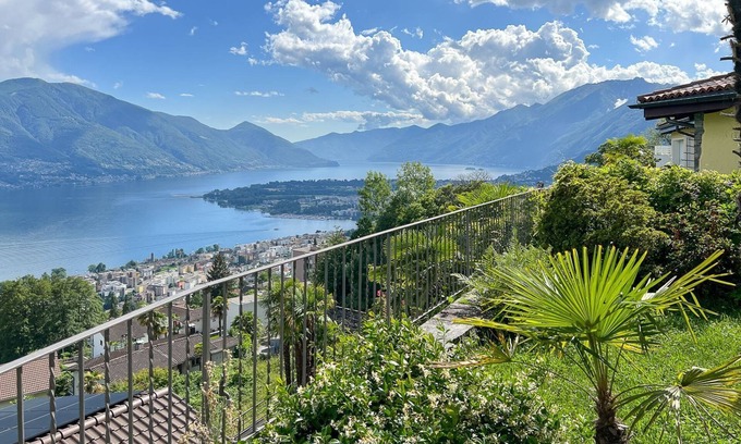 Brione sopra Minusio Apartment | Holiday apartment Brione sopra Minusio for 1 - 4 persons with 2 bedrooms - Holiday apartment