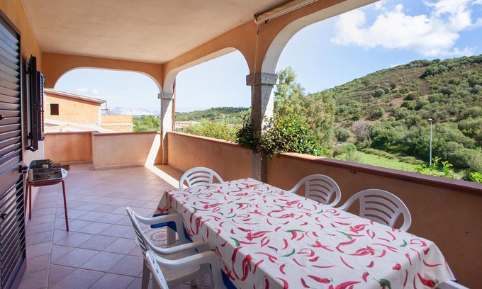 Buddittogliu Straulas House | Holiday Apartment with Air Conditioning, Parking Available; Pets Allowed