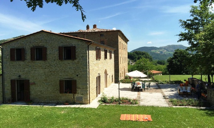 Apecchio Apartment | Holiday apartment Sant'Angelo in Vado for 1 - 20 persons with 5 bedrooms - Twin house