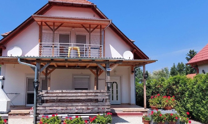 Balatonmariafurdo Apartment | Holiday apartment Balatonmáriafürdõ for 1 - 5 persons with 3 bedrooms - Holiday apartment