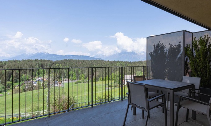 Avelengo Apartment | Holiday Apartment "Enzian Beim Lackl"