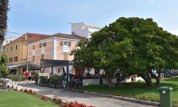 Biograd na Moru Apartment | Holiday apartment 30 m from the sea and 300 meters from beach