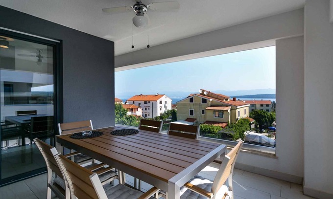 Vantacici Apartment | Holiday apartment 300 m from the beach