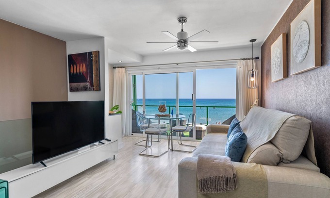 Playa Honda Apartment | Holiday Apartment '51 Avenue Playa Honda' with Sea Views, Terrace and Wi-Fi