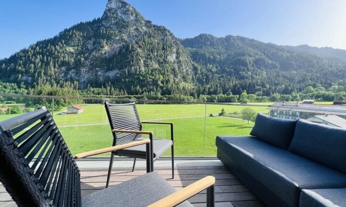 Oberammergau Apartment | Holiday apartment "Bergblick 1342" in Oberammergau with mountain view