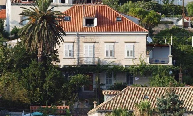 Pile Apartment | Holiday Apartment in Pile with Front Garden