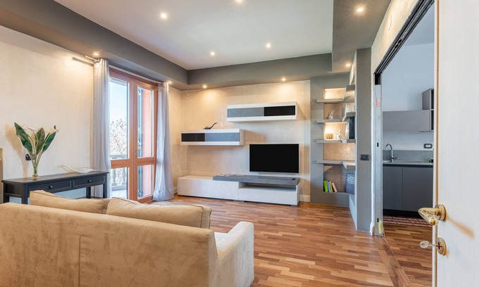 Stabbia Apartment | Holiday Apartment 'Casa Fiorita' with Terrace, Balcony & Wi-Fi