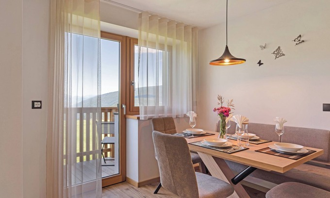 Maranza Apartment | Holiday Apartment "Living Lerchna - Apartment Morgentau" with Mountain View, Balconies & Wi-Fi