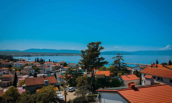 Malinska Apartment | Holiday apartment mit Balkon und Meerblick