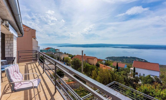 Klanfari Apartment | Holiday apartment mit Meerblick