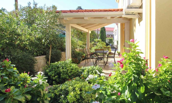 Baska Apartment | Holiday apartment mit Pool