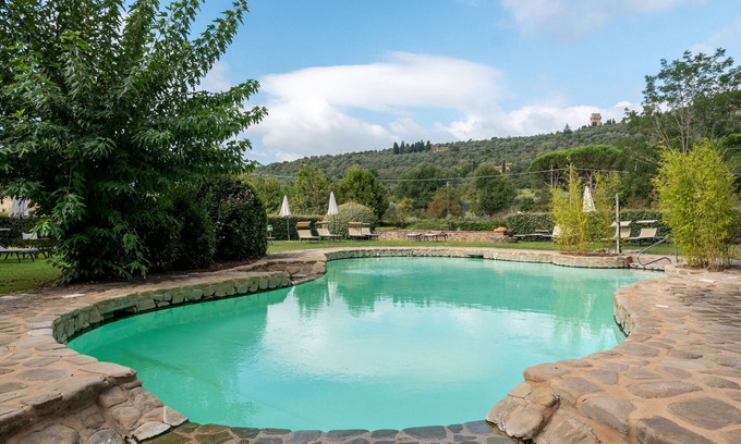 Cortona Apartment | Holiday Apartment "Monastero" with Mountain View, Shared Pool & Wi-Fi