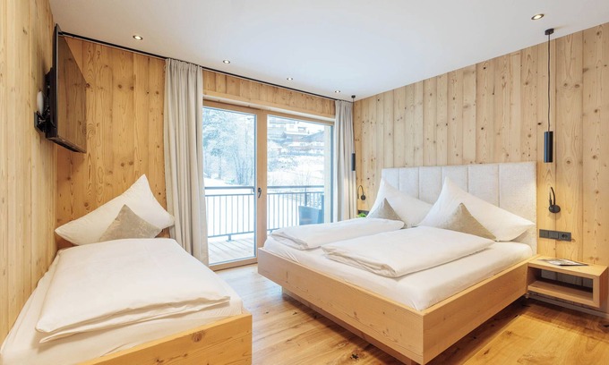 Grossarl Apartment | Holiday Apartment 'Mountain Suite No°201' with Mountain View, Balcony and Wi-Fi