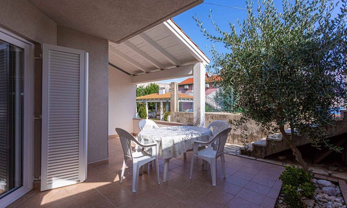 Baska Apartment | Holiday apartment near the sea with barbecue and panoramic view