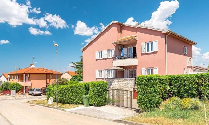 Dajla Apartment | Holiday apartment near the beach with a big garden