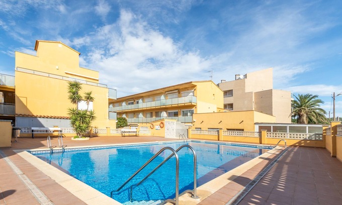 Els Griells Apartment | Holiday Apartment 'Noenil' with Pool & Wi-Fi