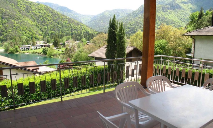 Val Maria-Pur Apartment | Holiday apartment overlooking lake