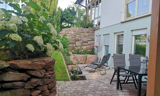 Calw Apartment | Holiday Apartment 'Schmuckkästchen' with Private Terrace and Wi-Fi