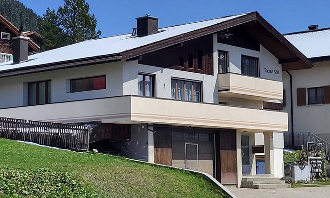 Sedrun House | Holiday apartment Sedrun for 1 - 4 persons with 2 bedrooms - Holiday house
