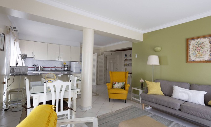 Alvor Apartment | Holiday Apartment "Tyler" with Wi-Fi, Garden, Terraces & Shared Pool