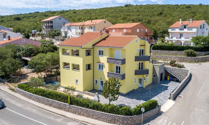 Salatic Apartment | Holiday apartment Vrh for 1 - 3 persons with 1 bedroom - Twin house