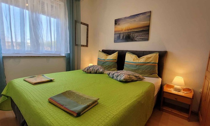Milovcici Apartment | Holiday apartment with balcony and one bedroom