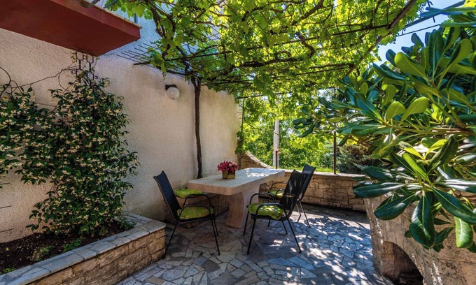 Krnica Apartment | Holiday apartment with air conditioning