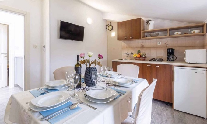 Jasenovica Apartment | Holiday apartment with air conditioning