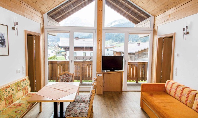 Am Feuersang Apartment | Holiday apartment with a balcony