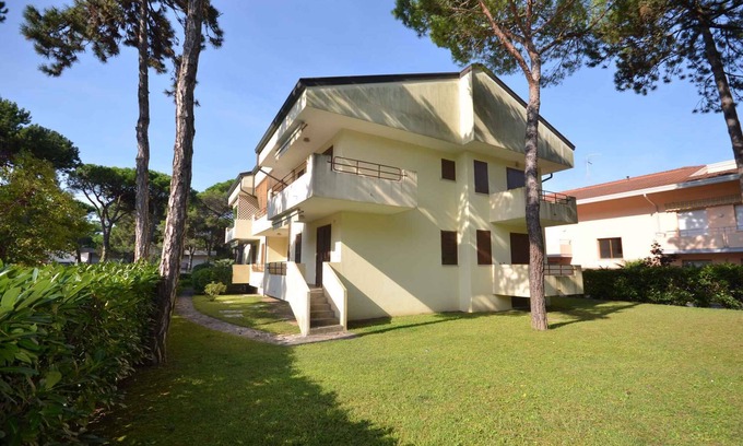 Lignano Pineta Apartment | Holiday apartment with balcony and air conditioning