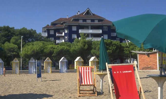 Lignano Sabbiadoro Apartment | Holiday apartment with balcony, air conditioning and internet