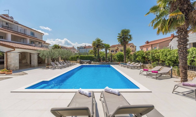 Mali Maj Apartment | Holiday apartment with use of pool