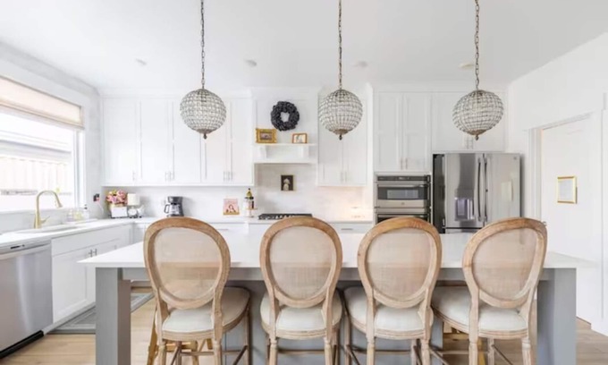 Highland House | Holiday Family Retreat, Modern Townhome, Home Theater, Gas Fireplace & Mountains