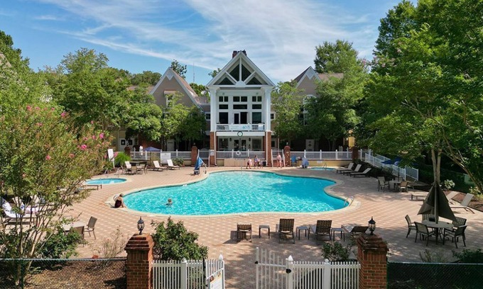 Lackey House | Holiday Getaway - Spacious 4BR Williamsburg Estate – Sleeps Up to 14!