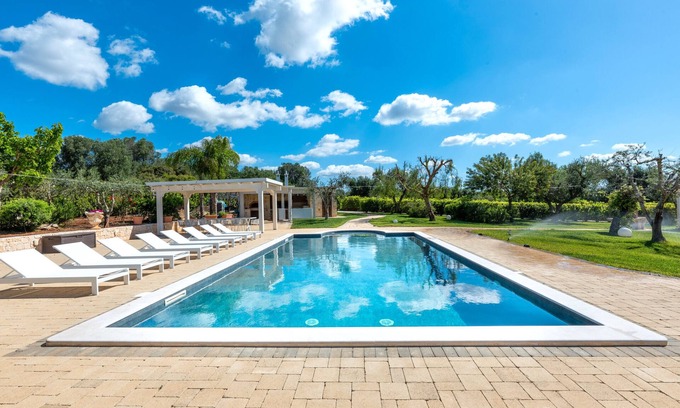 Francavilla Fontana House | Holiday Home 'Buontempo' with Private Pool, Wi-Fi and Air Conditioning