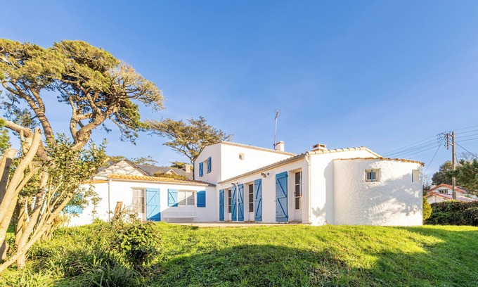 Pornic House | Holiday Home 'Ambiance Cosy' with Sea View, Private Terrace and Private Garden