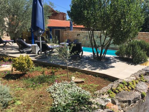 Stifanici House | Holiday Home Ava1 with pool & Holiday Home Ava2 with whirlpool