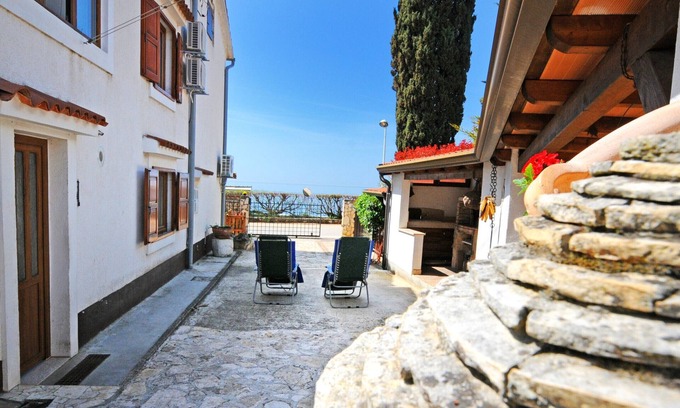 Mali Maj Ski Chalet | Holiday Home Casa Astrid by the sea in Porec, Istria