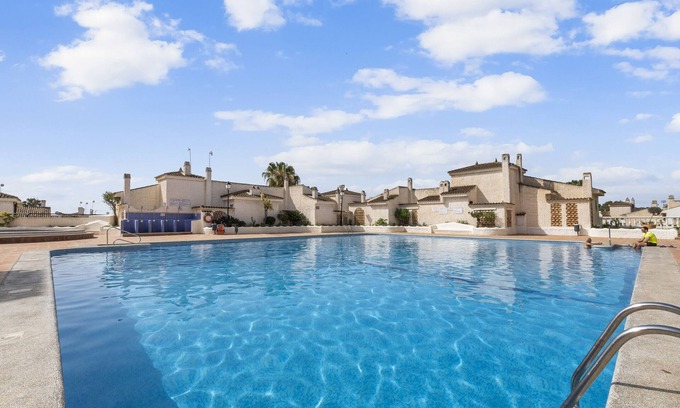 Santa Pola House | Holiday Home 'Casa Varadero' with Shared Pool