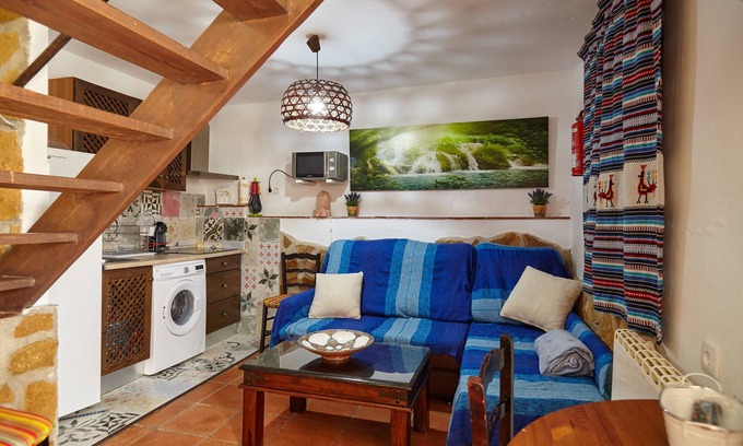 Quesada House | Holiday Home 'Cazorla Rural Gualay' with Mountain View, Wi-Fi and Air Conditioning